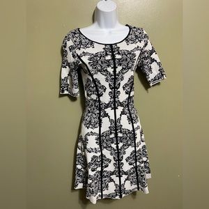 NWT Gianni Bini Black and White Sweater Dress, Size‎ XS
